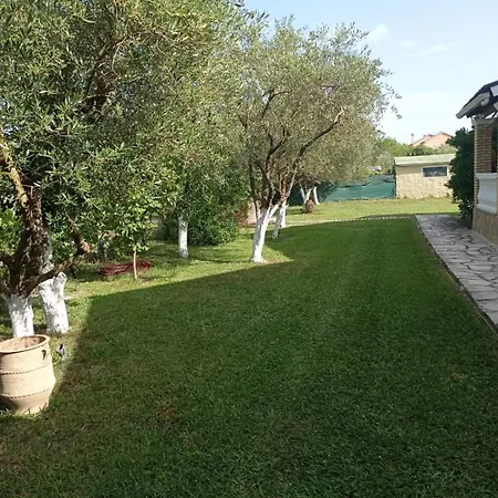 Appartamento Yannis 1 *