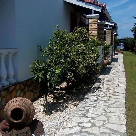 Yannis 1 * Roda (Corfu)