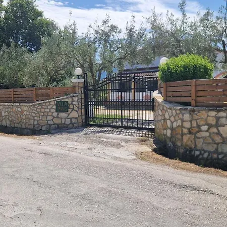 Lejlighed Yannis 1 *